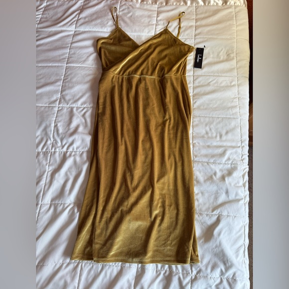 NWT Lulu's Velvet Bodycon Wrap Dress, Mustard Yellow, Size M - Picture 7 of 13